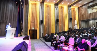 محافظ أسوان يفتتح مشروع تطوير قاعة الفريق كمال عامر بمركز عروس النيل