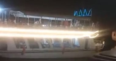 توافد المواطنين على الرحلات النيلية بكفر الشيخ للاستمتاع بالطقس.. فيديو