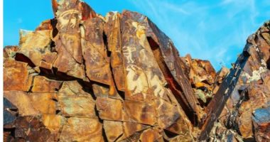 الكشف عن فن صخري عمره 3500 عام يجسد الأغنام البرية في كازاخستان