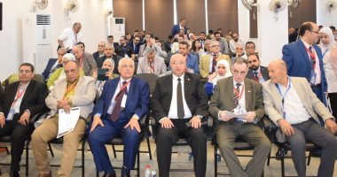 رئيس جامعة بنها يفتتح المؤتمر العلمى السنوى لأمراض الباطنة بكلية الطب