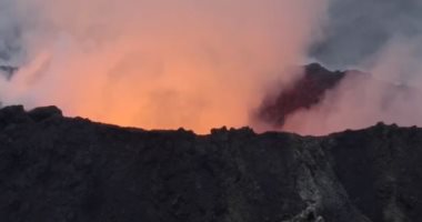 ثار مرتين اليوم.. ماذا حدث فى بركان جبل إيبو بإندونيسيا؟.. فيديو