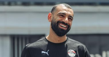 محمد صلاح قرر البقاء مع ليفربول فى الموسم المقبل (فيديو)