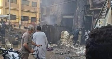 إصابة شخصين فى حريق بفرن سياحى وواجهة محل ملابس بالبلينا جنوب سوهاج
