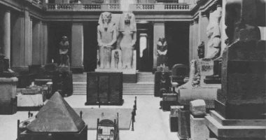 شاهد القاعة الرئيسية بالمتحف المصري قبل 122 عامًا