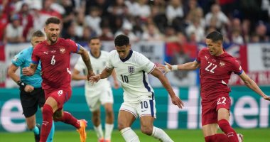 منتخب إنجلترا يحسم شوط أول ضد صربيا بهدف بيلينجهام النارى.. فيديو وصور