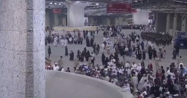 حجاج بيت الله الحرام يواصلون أداء مناسك الحج في الأراضي المقدسة.. فيديو