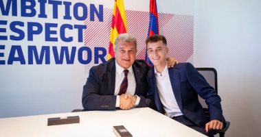 برشلونة يعلن رسميا تمديد عقد مارك كاسادو حتى 2028