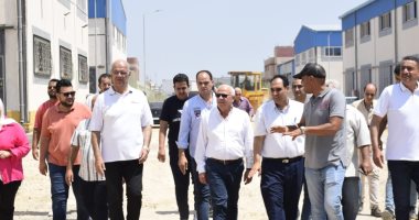 محافظ بورسعيد يتفقد سير العمل والاستعدادات النهائية لافتتاح مجمع "3 يوليو"