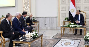 رئيس الوزراء يلتقي رئيسة منطقة شمال أفريقيا والمشرق العربي بـ"إيني" الإيطالية