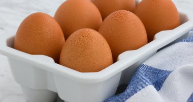 طريقة تجميد البيض لتخزينه لوقت أطول.. "ممكن يعيش سنة كاملة"