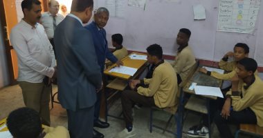 سفير السودان ووكيل تعليم الجيزة يتفقدان لجان امتحان الشهادة المتوسطة السودانية