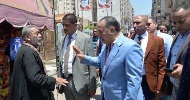 تشميع محل وإحالة مالكه للنيابة لمخالفته إجراءات السلامة وتعديه على الطريق بأسيوط