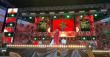 أبو يرفع علم المغرب فى ختام "تيميتار".. ونصف مليون إجمالي عدد جمهور المهرجان