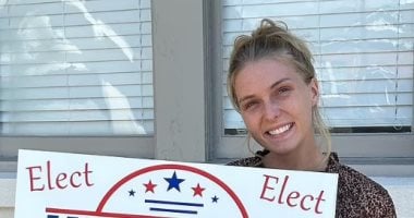 طالبة جامعية من جورجيا تصبح أصغر امرأة تتولى منصبا رسميا في أمريكا.. صور