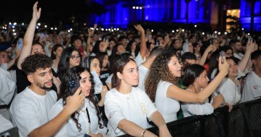 فرقة كايروكى تشعل حفل الجامعة البريطانية فى مصر للترحيب بالطلاب الجدد