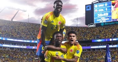 كولومبيا تتقدم على أوروجواى فى الشوط الأول وتكمل المباراة بـ10 لاعبين.. فيديو