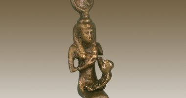 شاهد تمثال إيزيس ترضع ابنها حورس ضمن مقتنيات متحف آثار مكتبة الإسكندرية
