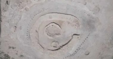 العثور على مائدة وأدوات مطبخ عمرها 3500 عام في أذربيجان