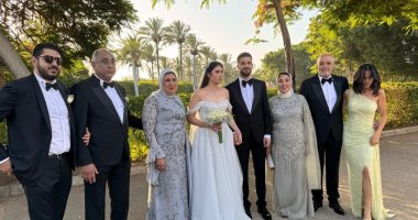أول ظهور لـ نور الشربيني بطلة الإسكواش في حفل زفافها.. صور