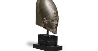 بيع رأس الفرعون "بسماتيك الثالث" بـ 20 ألف جنيه إسترلينى.. شاهده