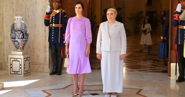 السيدة انتصار السيسي مع زوجة الرئيس الصربي