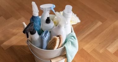 6 عادات سيئة تضر بنظافة المنزل توقف عنها فورًا.. أبرزها استخدام المنظفات بكثرة