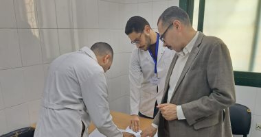 إحالة 55 عاملا بالمركز الطبى الحضرى بسوهاج للتحقيق لتغيبهم عن العمل.. صور