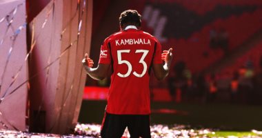 كامبوالا مدافع مانشستر يونايتد ينتقل إلى فياريال الإسباني