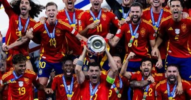 منتخب إسبانيا يصل للقب الرابع.. تعرف على كل المتوجين ببطولة أمم أوروبا