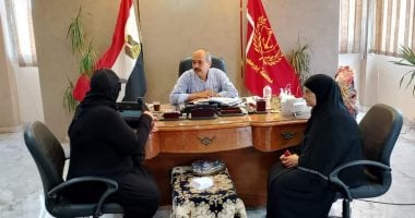 رئيس "مناخ بورسعيد" يستمع للشكاوى والمقترحات المقدمة من المواطنين