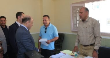 محافظ كفرالشيخ يوجه بتحسين الخدمات خلال زيارته مجلس مدينة سيدي غازي