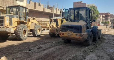 حملات مكثفة لتمهيد الطرق والارتقاء بمنظومة النظافة بشوارع مراكز المنيا