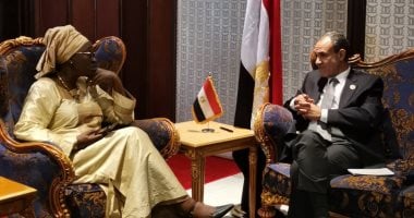 وزير الخارجية والهجرة يلتقى نظيره السنغالى ياسين فال