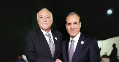 وزير الخارجية والهجرة يلتقى نظيره الجزائرى على هامش اجتماع الاتحاد الأفريقى