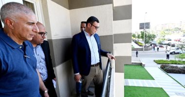  وزير الإسكان يتفقد الوحدات السكنية بمشروع فالي تاورز بمدينة حدائق أكتوبر