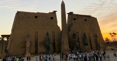 صورة اليوم.. إقبال سياحى كبير على معبد الأقصر بكورنيش النيل 
