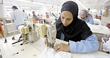 صناعة الملابس الجاهزة على الطريق الصحيح.. 19% زيادة فى الصادرات لتسجل أكثر من مليار دولار فى 5 أشهر.. و21 مليار جنيه لتطوير مصانع الغزل والنسيخ