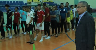 نائب رئيس جامعة جنوب الوادى يتفقد اختبارات القدرات بكلية التربية الرياضية