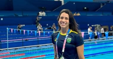 طرد سباحة برازيلية لمحاولتها الهروب مع خطيبها من الأولمبياد للتنزه