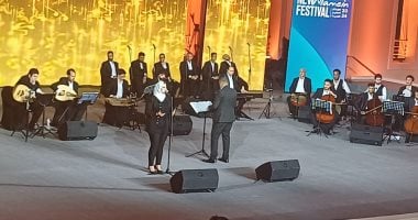 الفرقة المصرية للموسيقى والغناء تقدم أغنية زى العسل لصباح بحفل مهرجان العلمين