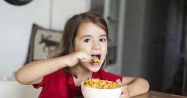  الأطفال الذين يتخطون وجبة الإفطار أكثر عرضة للتعاسة.. دراسة توضح