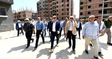 وزير الإسكان يتفقد مشروع "سكن مصر" وروافع المياه والصرف