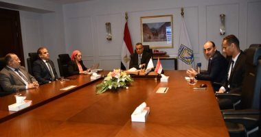 محافظ جنوب سيناء يستقبل وفد وزارة التخطيط لبحث ملف التحول الرقمى