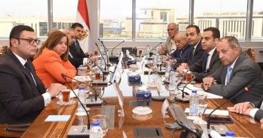 وزير الإسكان ومحافظ بورسعيد يبحثان مقترحات تنفيذ مشروعات سكنية بالمحافظة