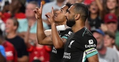 مباراة ليفربول .. محمد صلاح يداعب المدربة بعد استبداله "فيديو"