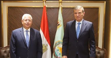 وزير الزراعة يستقبل السفير المصري بالكويت لبحث سبل التعاون بين البلدين