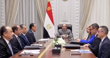 الرئيس السيسي يوجه بدراسة المشكلات والتحديات أمام المصانع المتعثرة وإيجاد حلول لتشغيلها وحماية لحقوق العمال.. يؤكد: ملف الصناعة أولوية متقدمة لدى الدولة ويجب الاهتمام البالغ بالتدريب ورفع مهارات العمالة المصرية