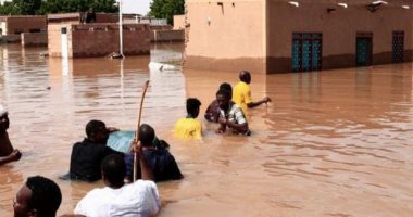 الأوبئة والسيول فاقمت مأساة السودانيين.. طوارئ الخرطوم: زيادة كبيرة فى معدلات الأوبئة.. الصحة: تضرر أكثر من 100 ألف سودانى من السيول وارتفاع الاصابات بالكوليرا والملاريا.. والمساعدات الإنسانية تدخل معبر أدرى