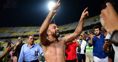 "قاضية قفشة" تتوج الأهلى بطلا للدورى