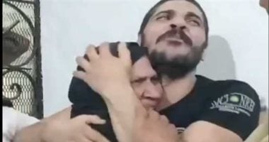 احتضنت المتهم بقتل ابنها والتمست العفو عنه.. 3 تفسيرات نفسية لواقعة المنصورة